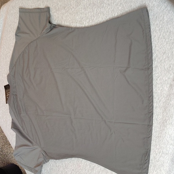 MAISON MISFITS 15 MEN'S UNISEX ATHLETIC SPORTSWEAR ACTIVEWEAR SHORT SLEEVED TOP - Picture 10 of 11